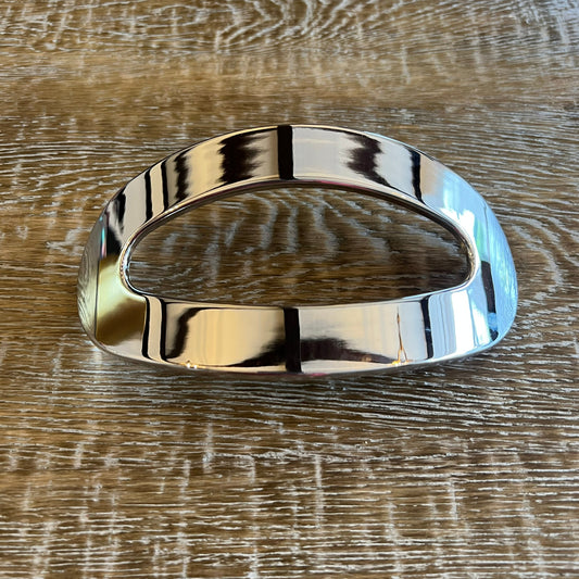 Silver curved buckle