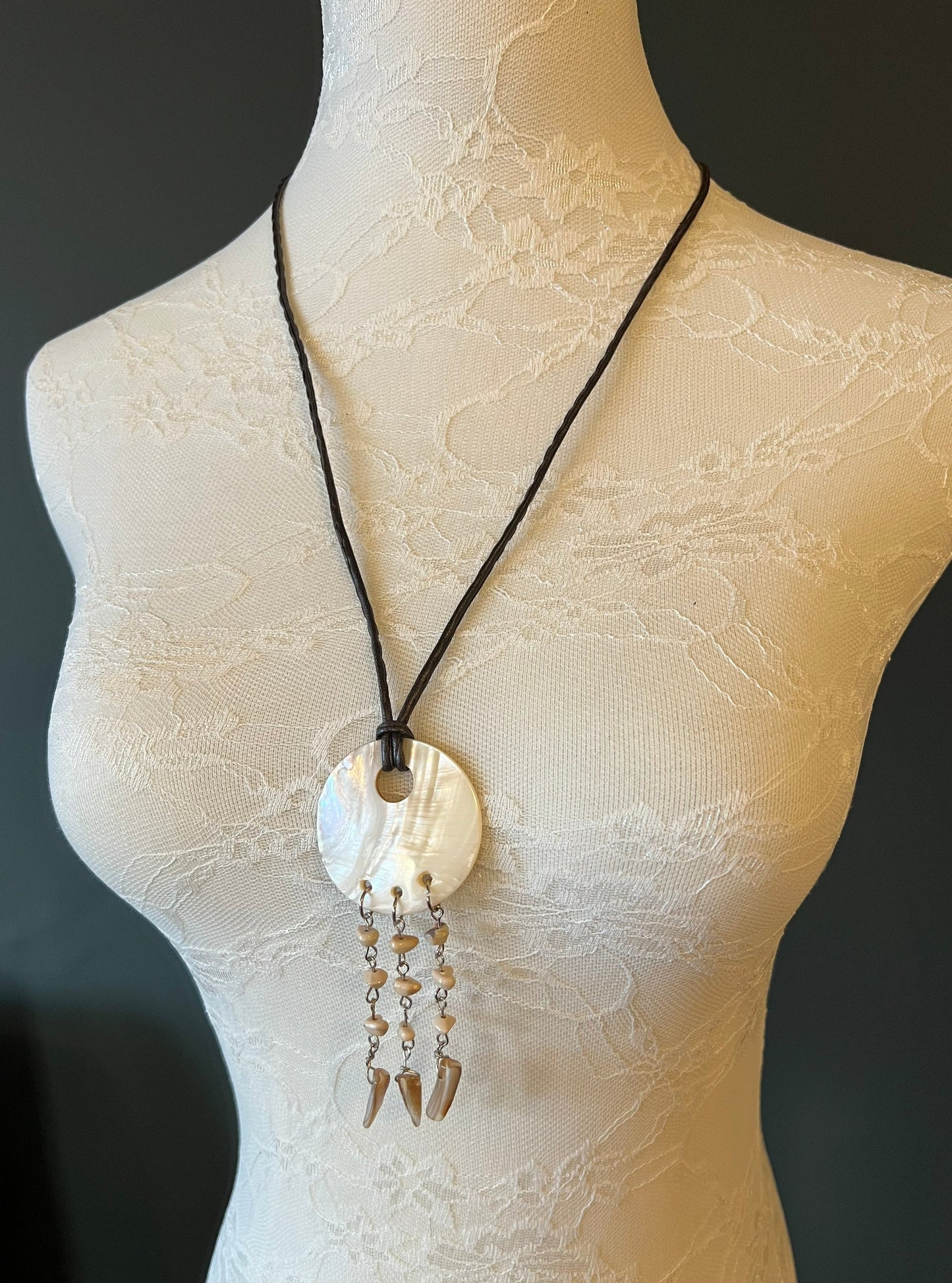 Ethnic Necklace with Shell-look Pendant