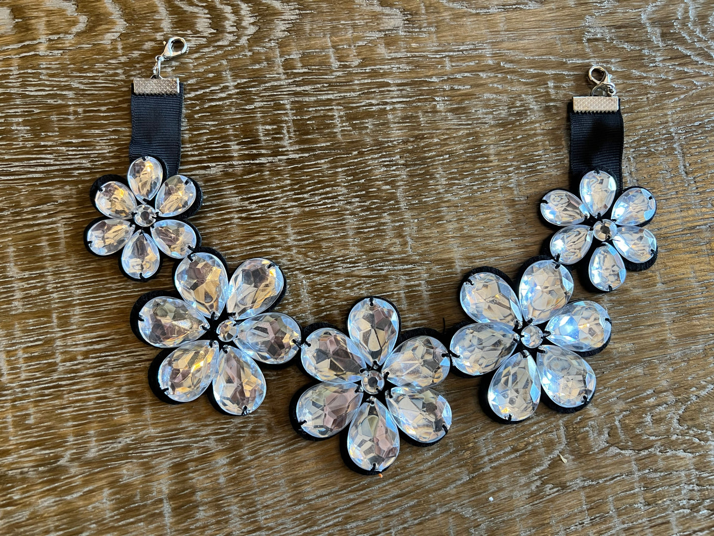 Jewel Flower Necklace Trim
