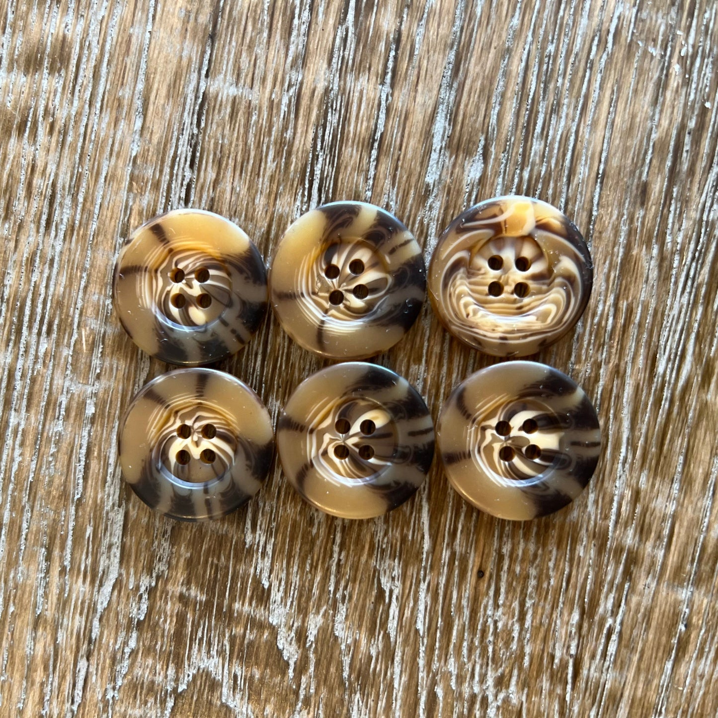 23mm Tortoiseshell 4 Hole Flat Button (36L)