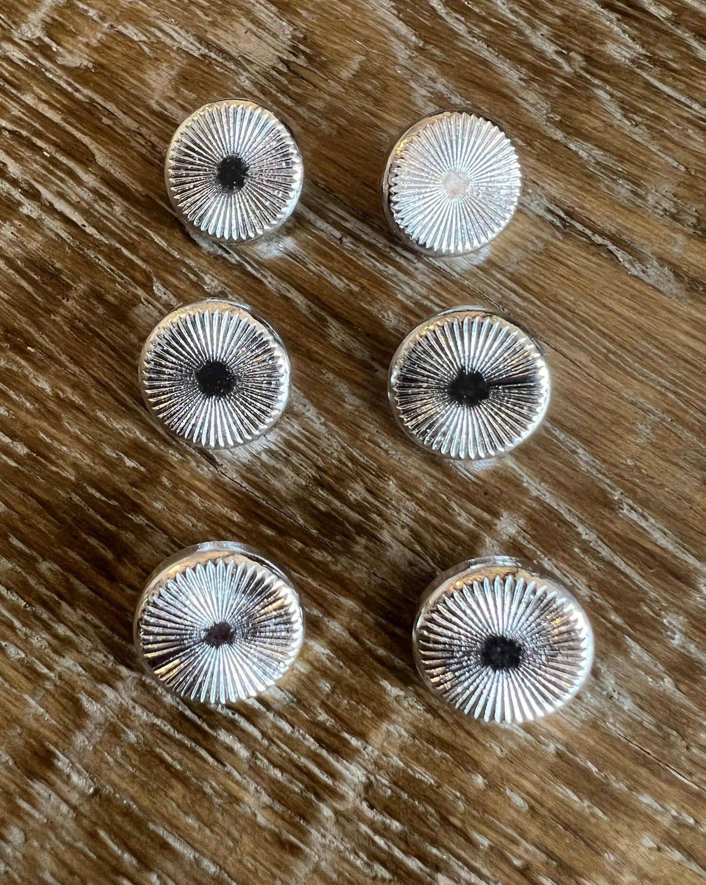 15mm Sunburst Detail Silver Shank Button (24L)