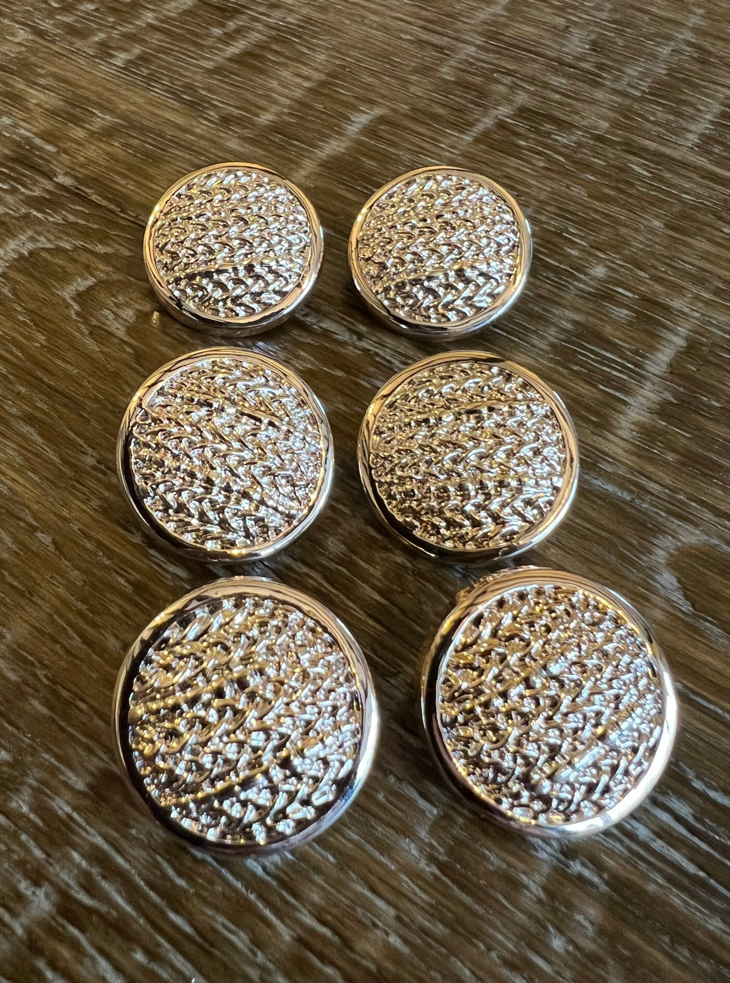 25mm Patterned Light Gold Button (40L)