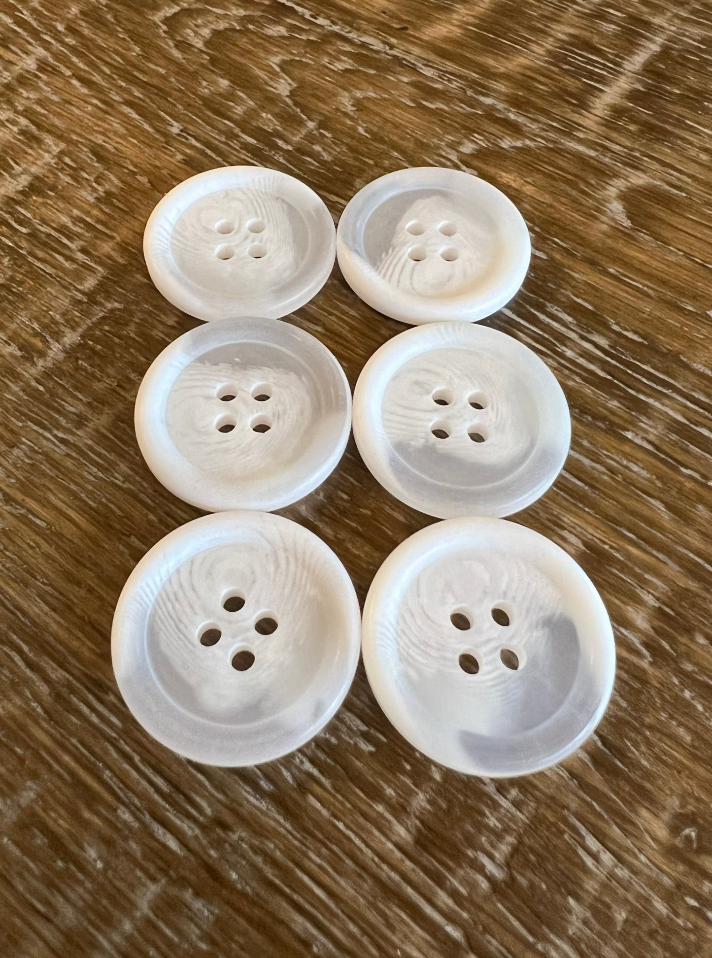 28mm Marble Effect Button (44L)