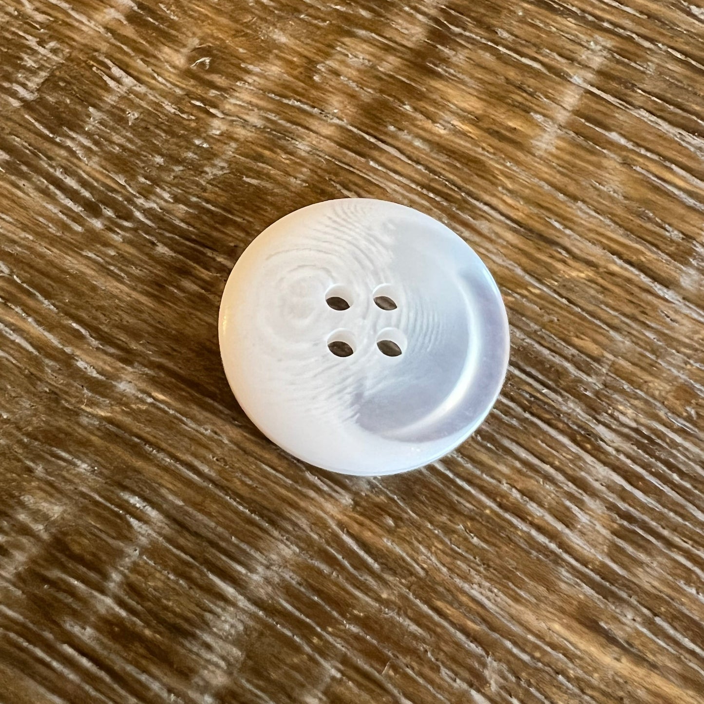 28mm Marble Effect Button (44L)