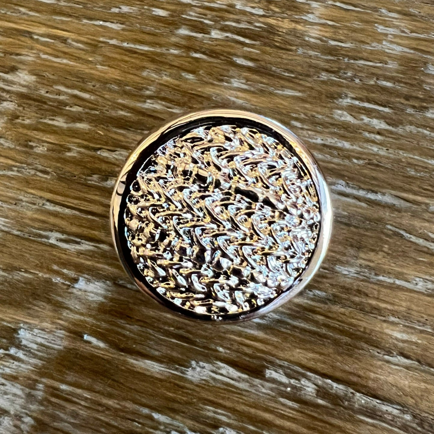 25mm Patterned Light Gold Button (40L)