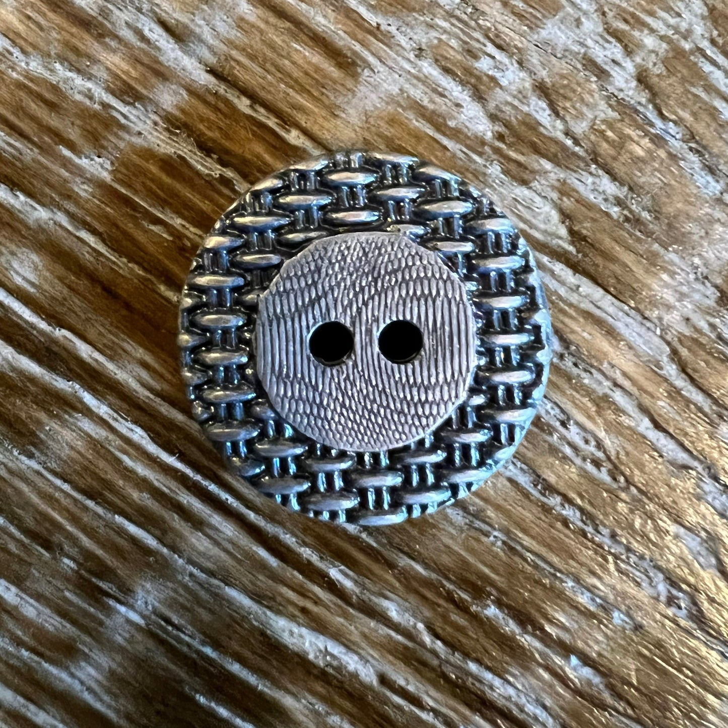 21.5mm Gunmetal Detailed Button (34L)