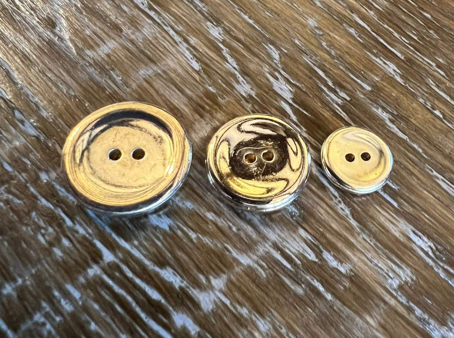 Gold Detailed Button 3 sizes