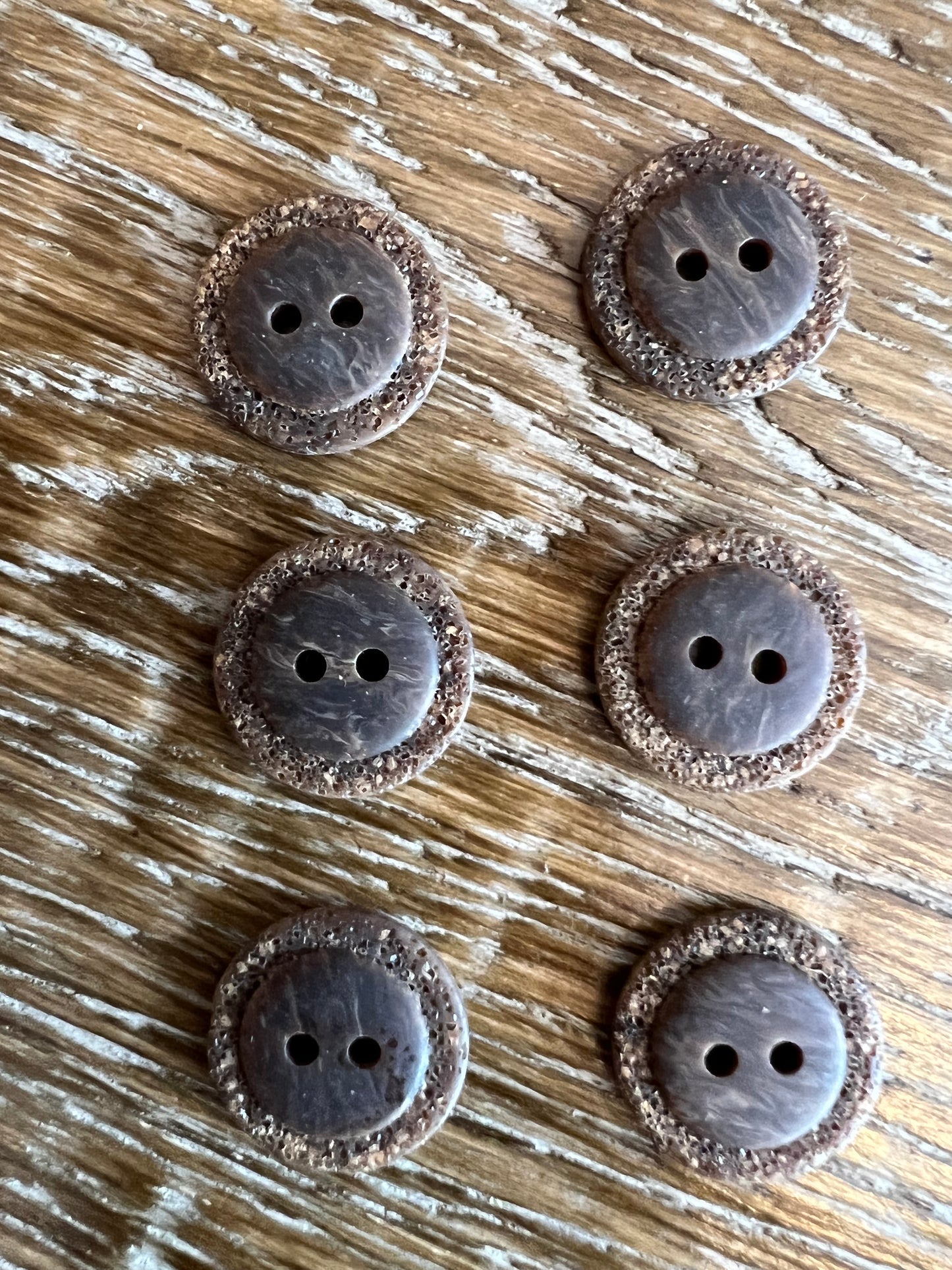 15mm Stone Look Rustic Buttons 24L