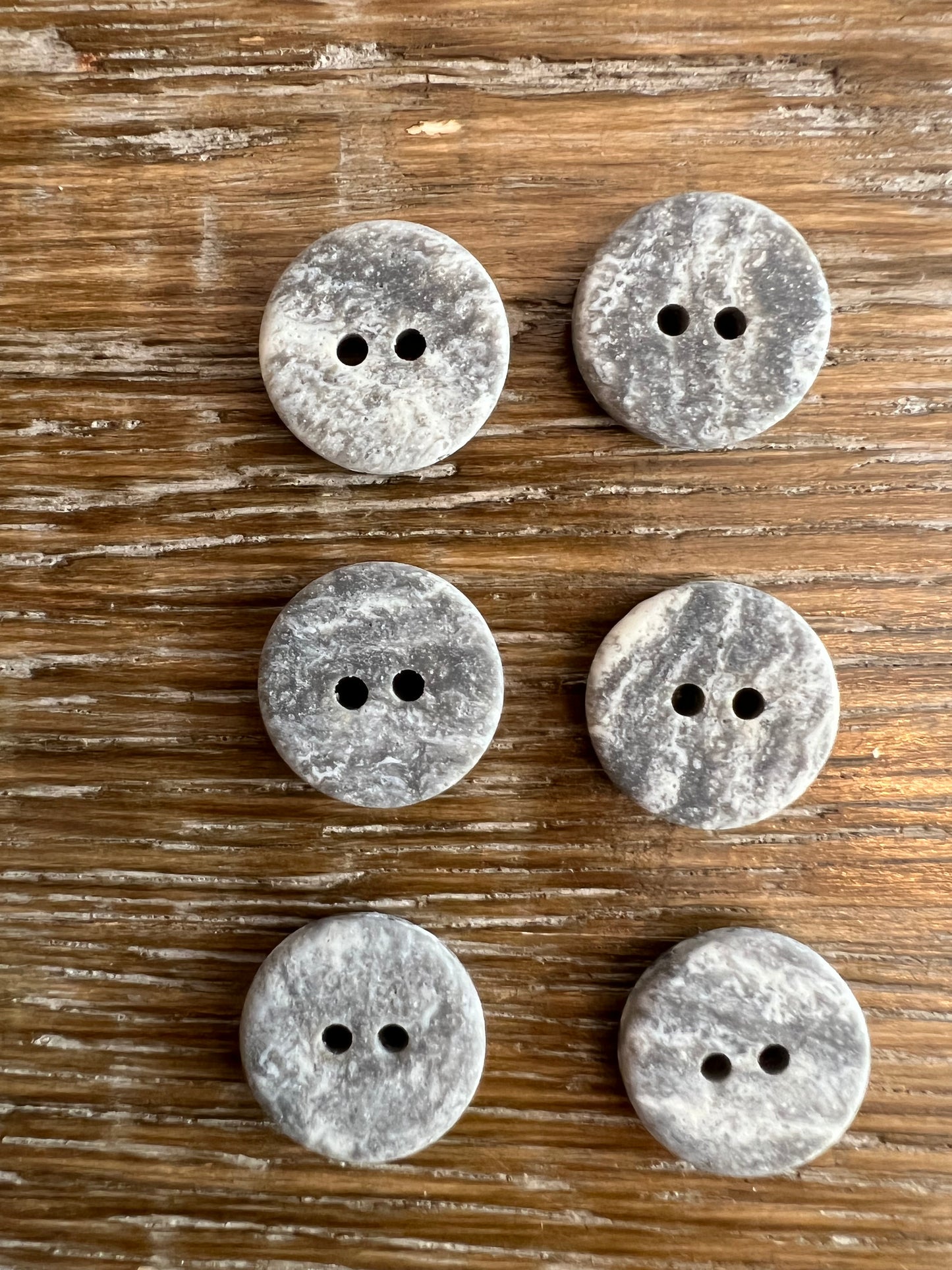 15mm Stone Effect Button 24L