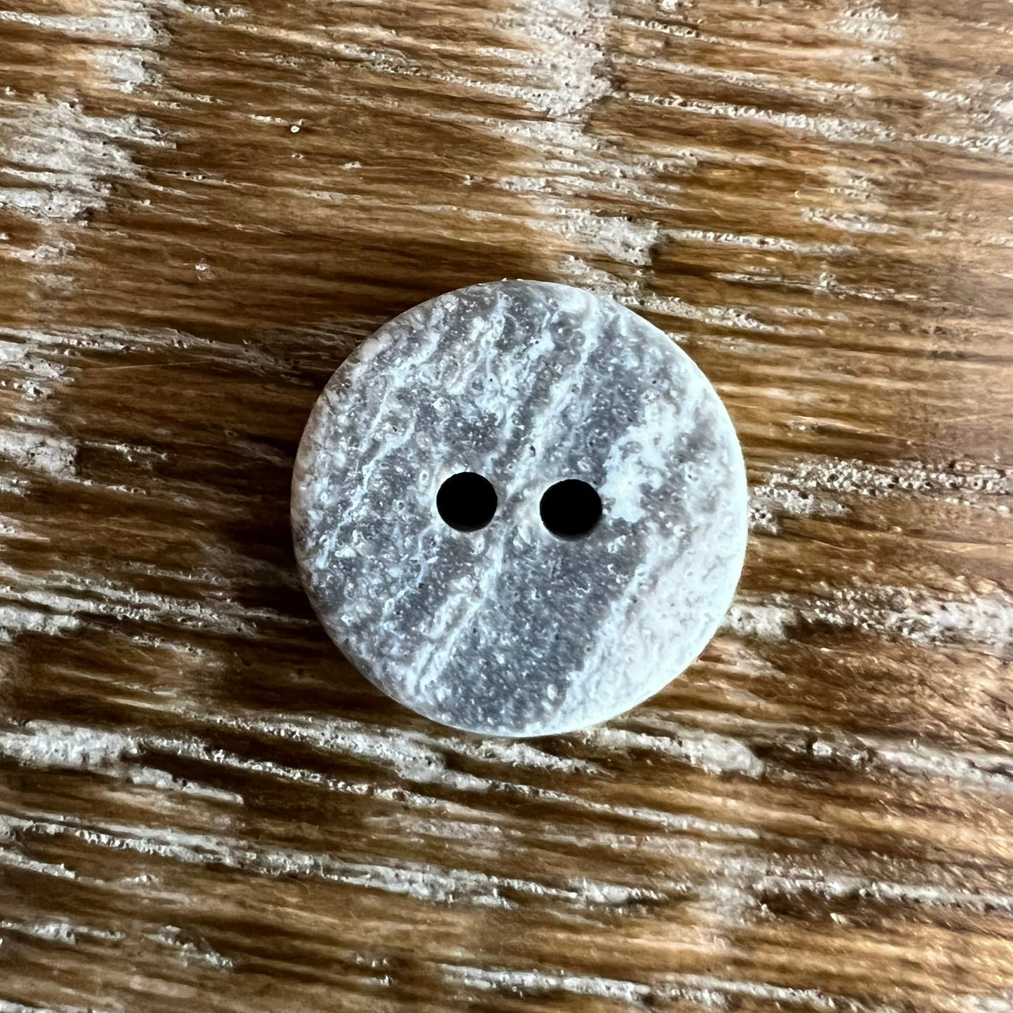 15mm Stone Effect Button 24L