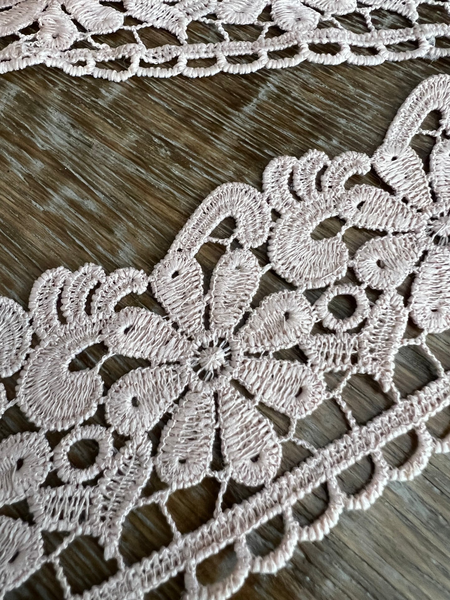 5.5cm Beige Scalloped Lace