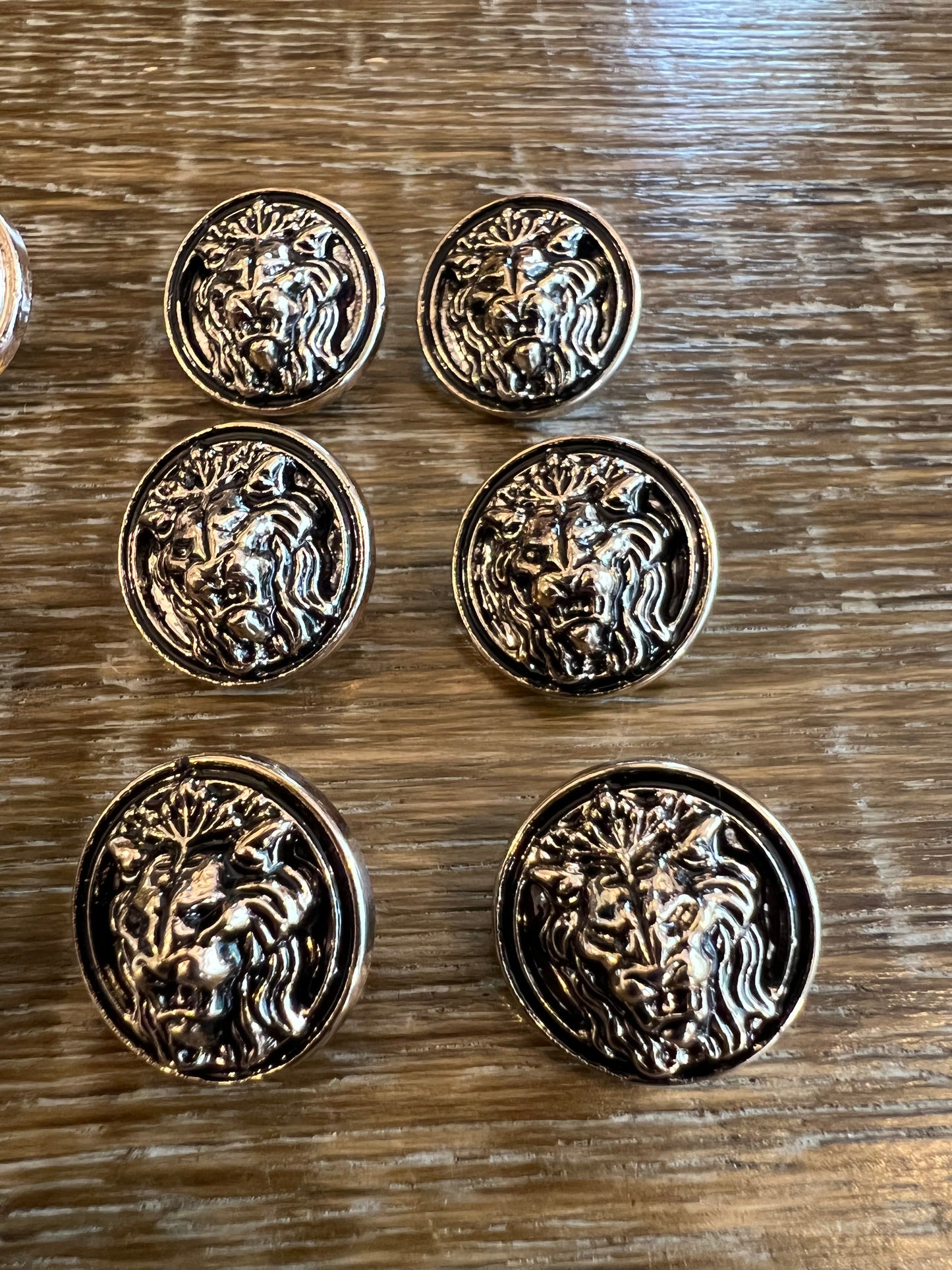 21mm 3D Lion Head Button 34L