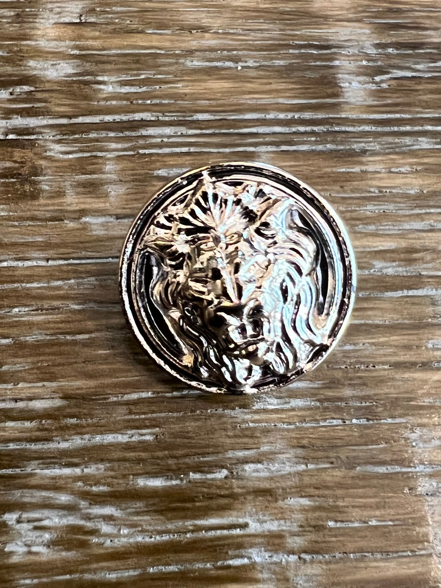 21mm 3D Lion Head Button 34L