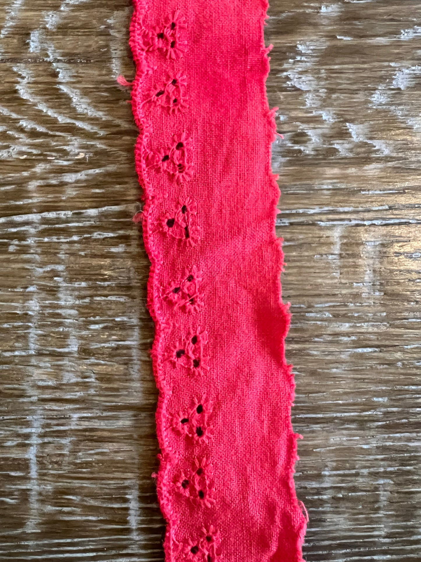 25mm Broderie Anglaise Lace