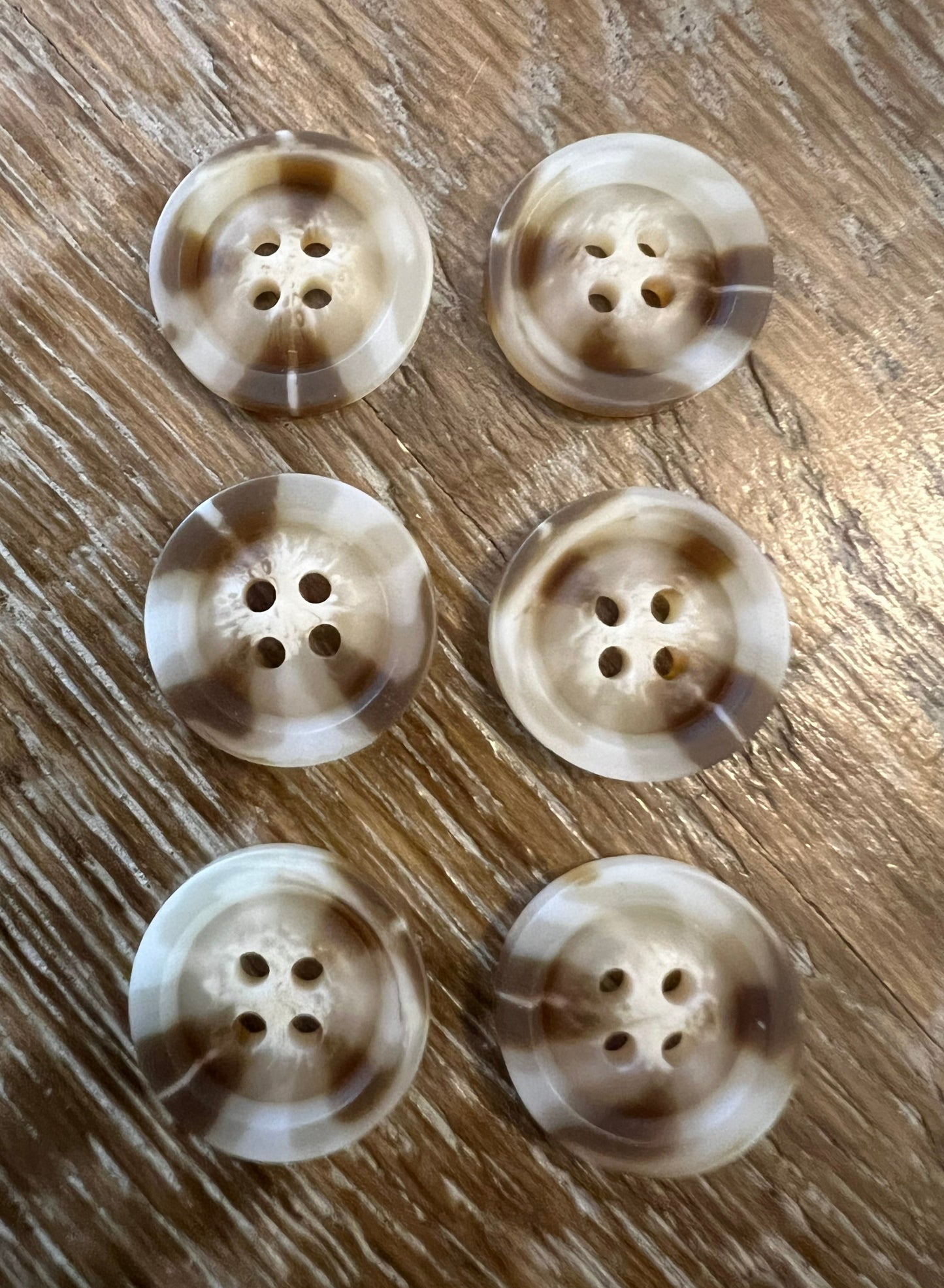 18mm Imitation Horn Buttons (28L)