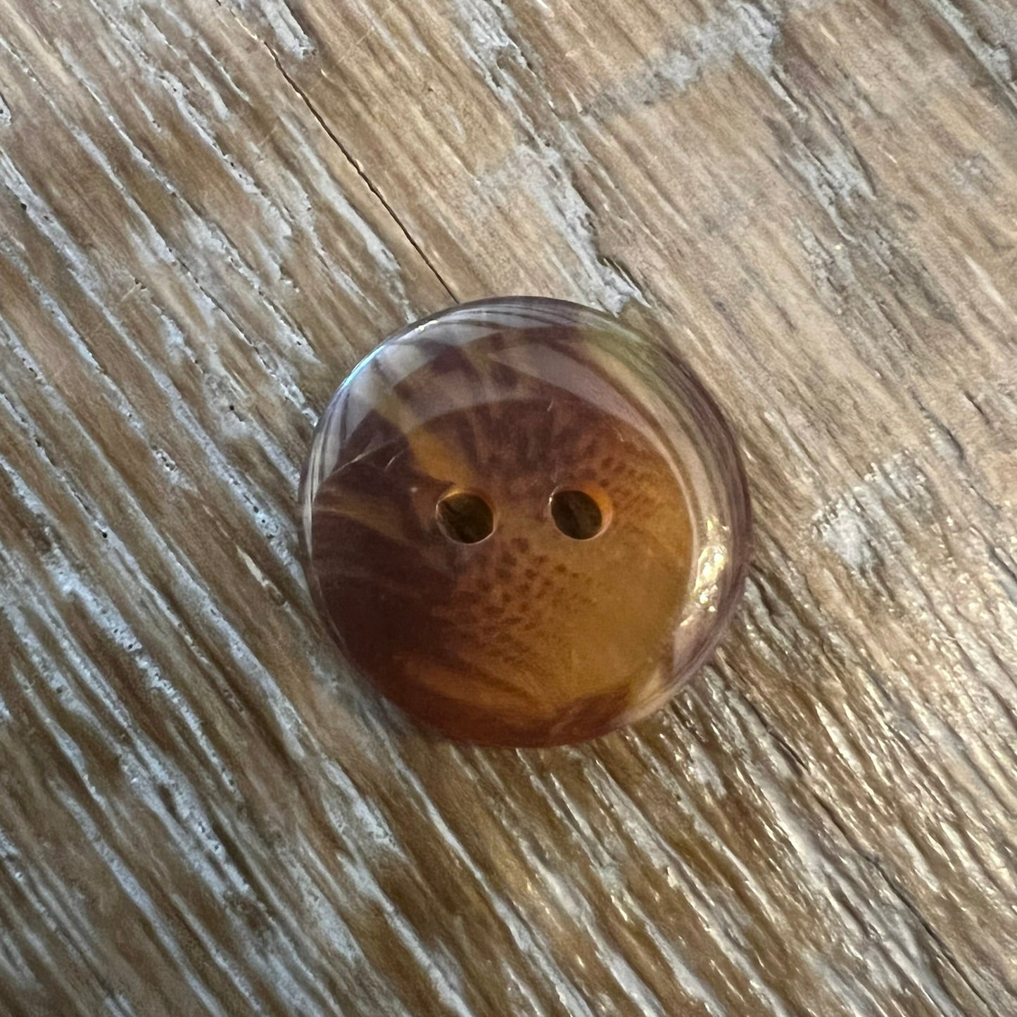 18mm Caramel Flat Buttons (28L)