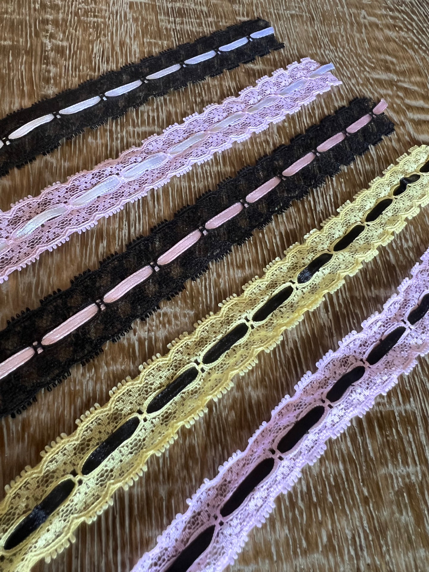 20mm Slotted Lace