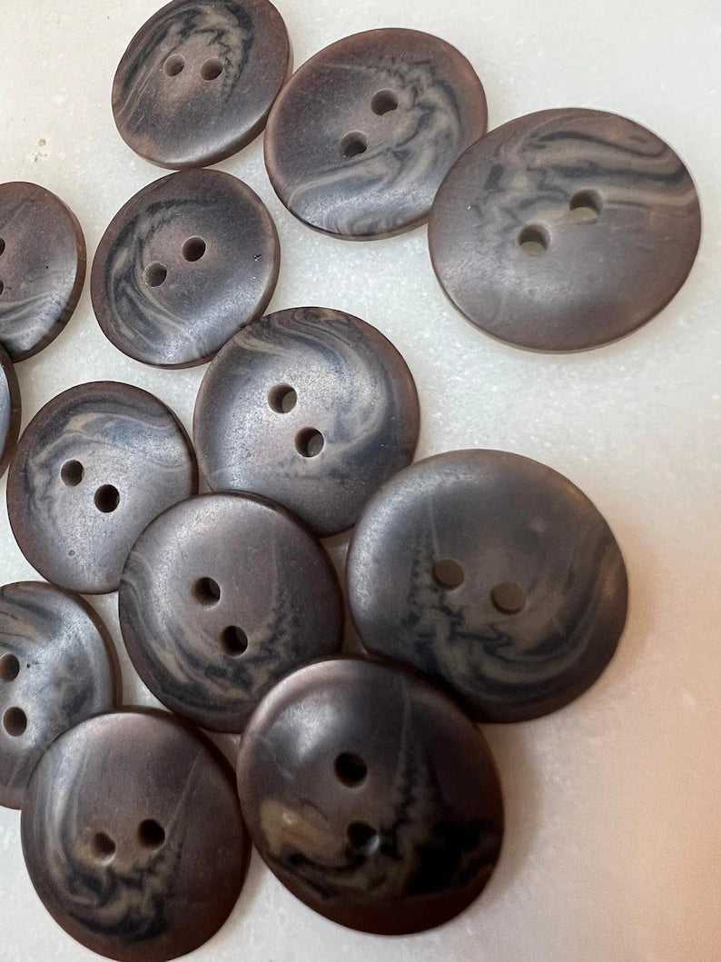 18mm Mottled Button (28L)