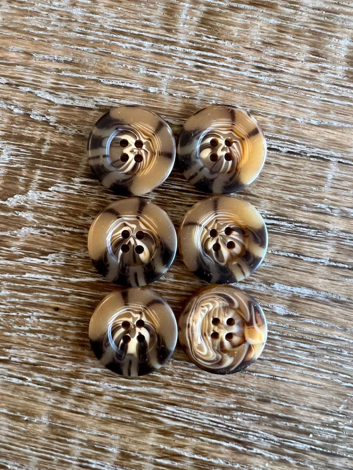 21mm Mock Horn Buttons, 34L