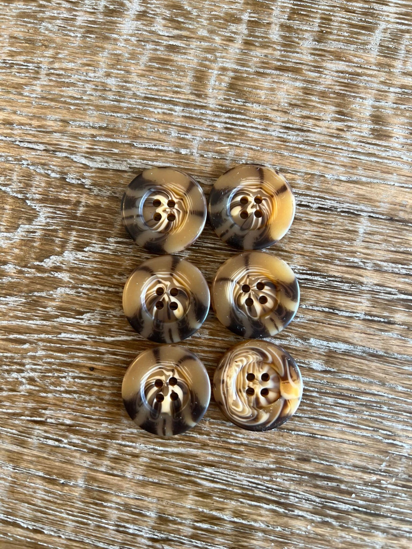 21mm Mock Horn Buttons, 34L