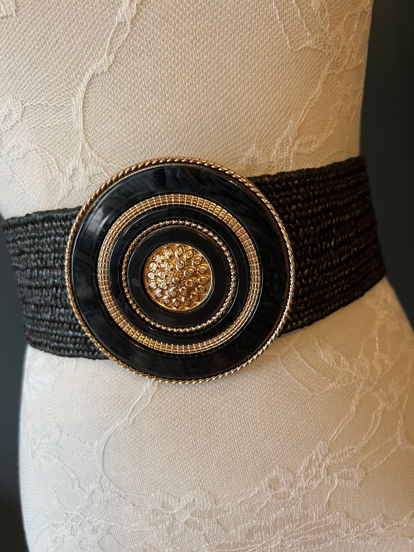 Raffia Stretch Belt with Circular Detailed Buckle